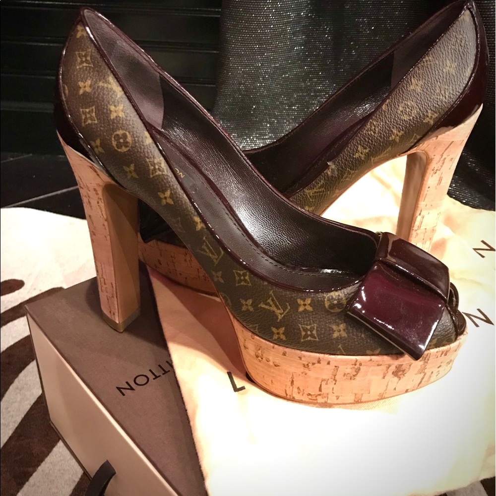 Louis Vuitton rivoli toe cork pumps 38 CM MA0191